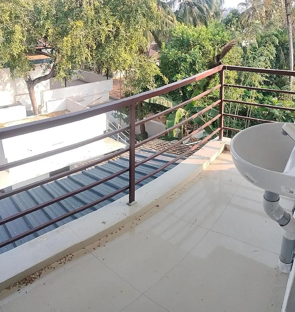 Aswathy Bhavan Vadakkāncheri 0*,  Inde